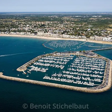 En Bord De Apartment *